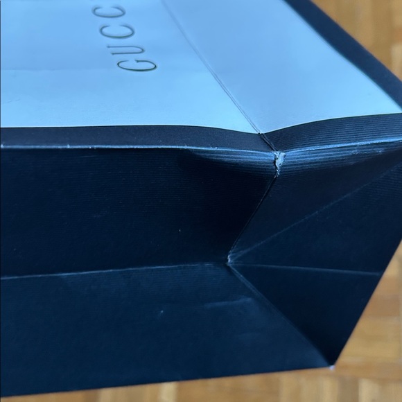 Gucci Monochrome Shopping Bag - Picture 6 of 11